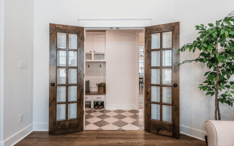 Double-Doors repaired and installed by Polli 