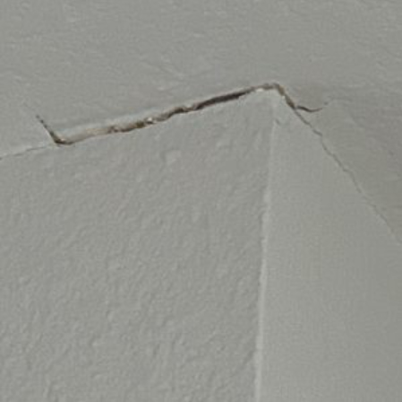 Home Ceiling cracks and how they happen